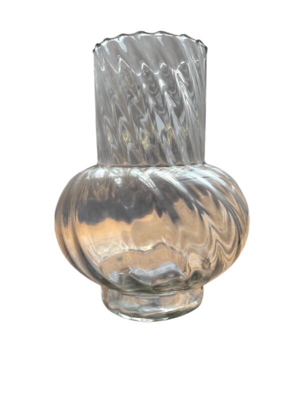 Nadia Vase